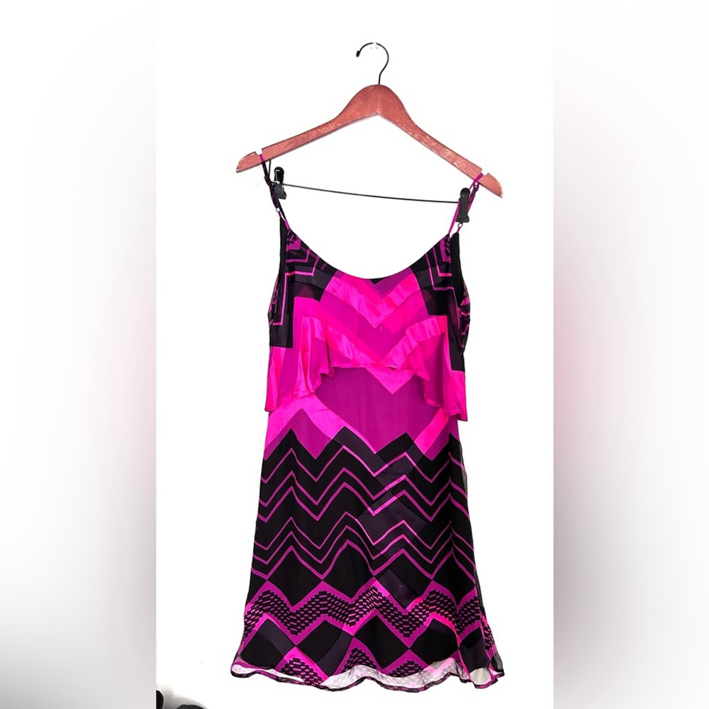 Charlie Jade Womens Small
Spaghetti Strap Silk Blend Tiered Slip
Dress chevron - Picture 7 of 8